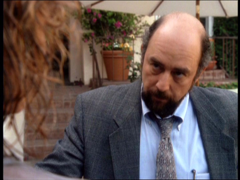 s02e02_330