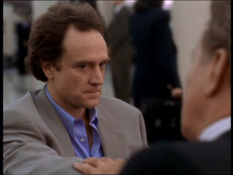 s02e02_933