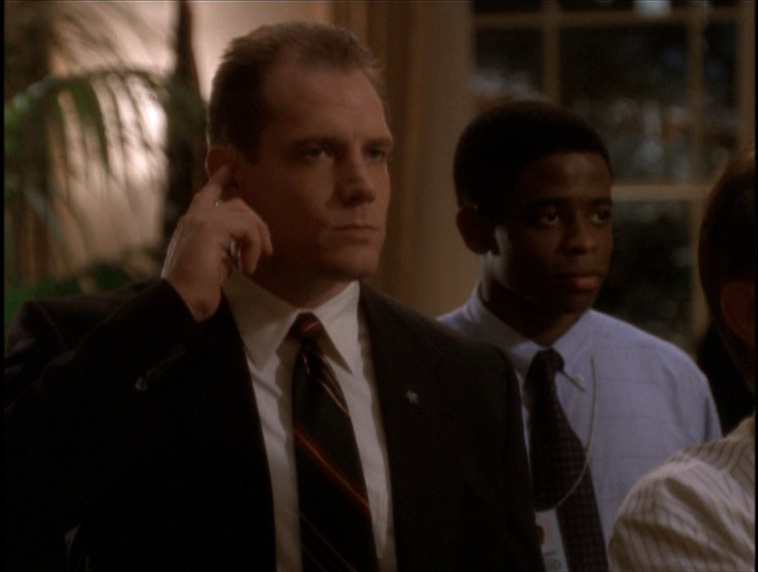 s01e06_100