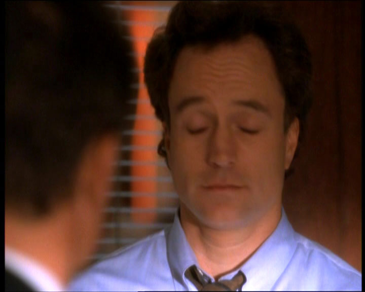 s01e05_324